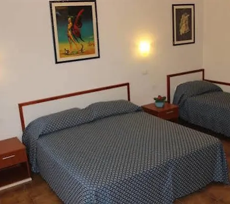 Lia Rooms 4 Guest house *