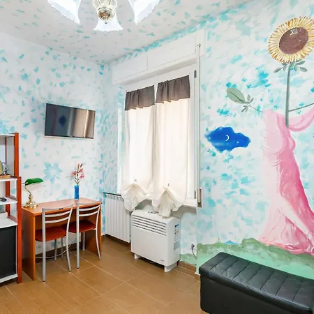Lia Rooms 4