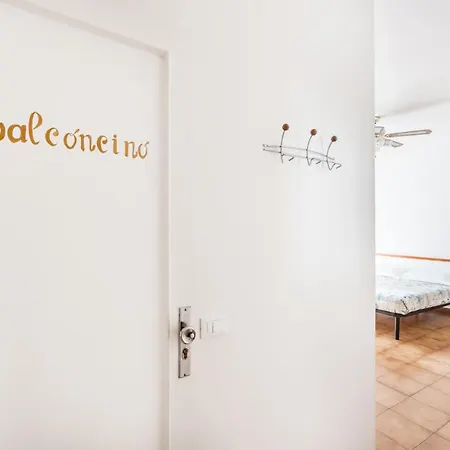 Lia Rooms 4 Guest house *