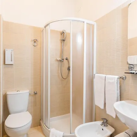 Lia Rooms 4
