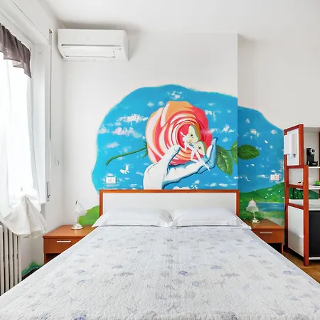Lia Rooms 4