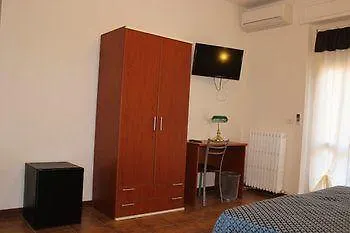 Lia Rooms 4 3*