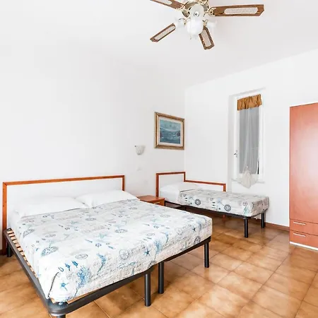 Lia Rooms 4 3*