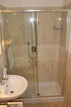 Lia Rooms 4